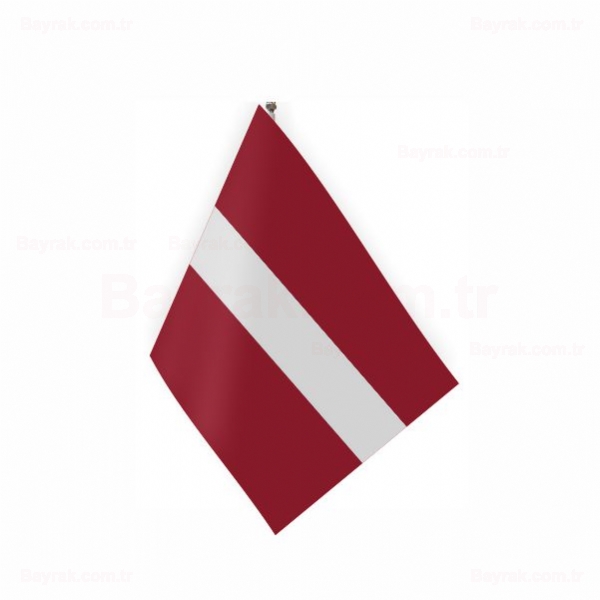 Letonya Masa Bayrak