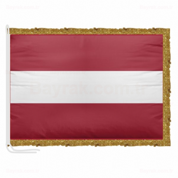 Letonya Saten Makam Bayrak