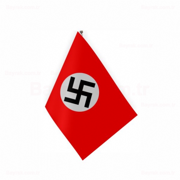 Nazi Masa Bayrak